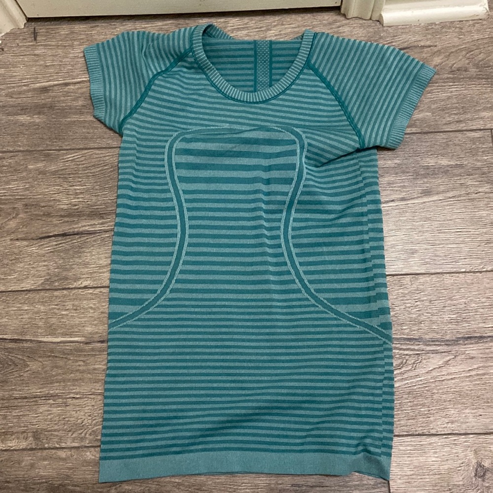 Lululemon swiftly tech shirt